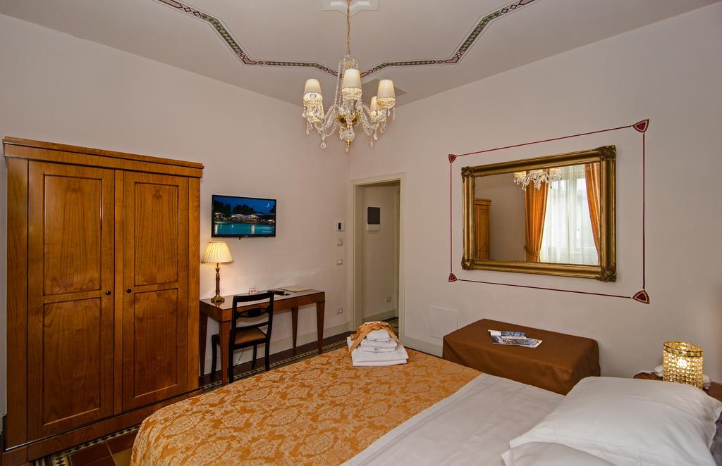 Lucca In Azzurro Maison De Charme Bed & Breakfast Bagian luar foto