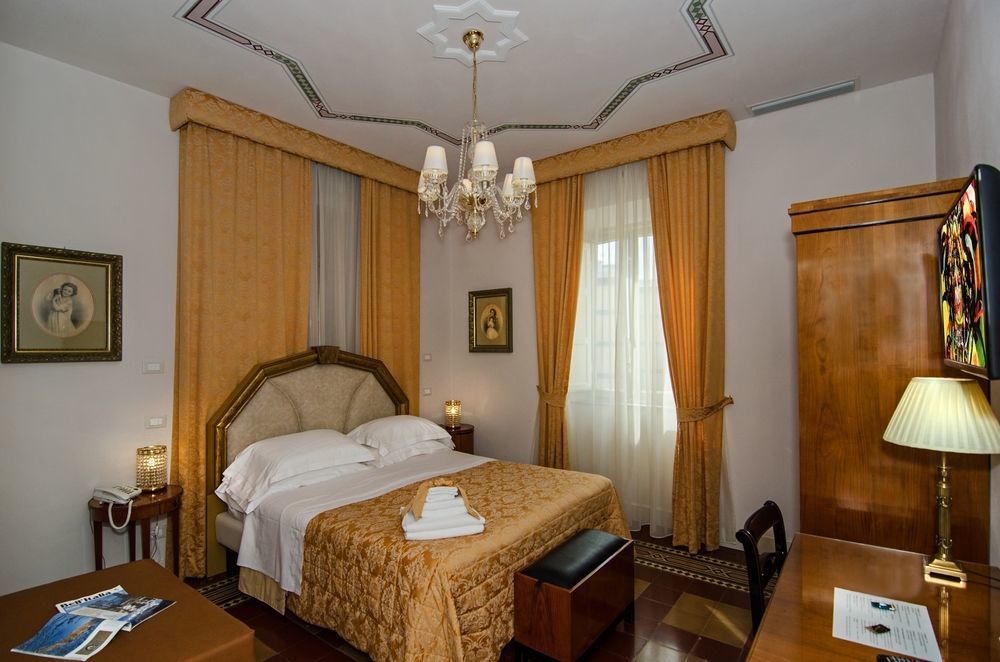 Lucca In Azzurro Maison De Charme Bed & Breakfast Bagian luar foto