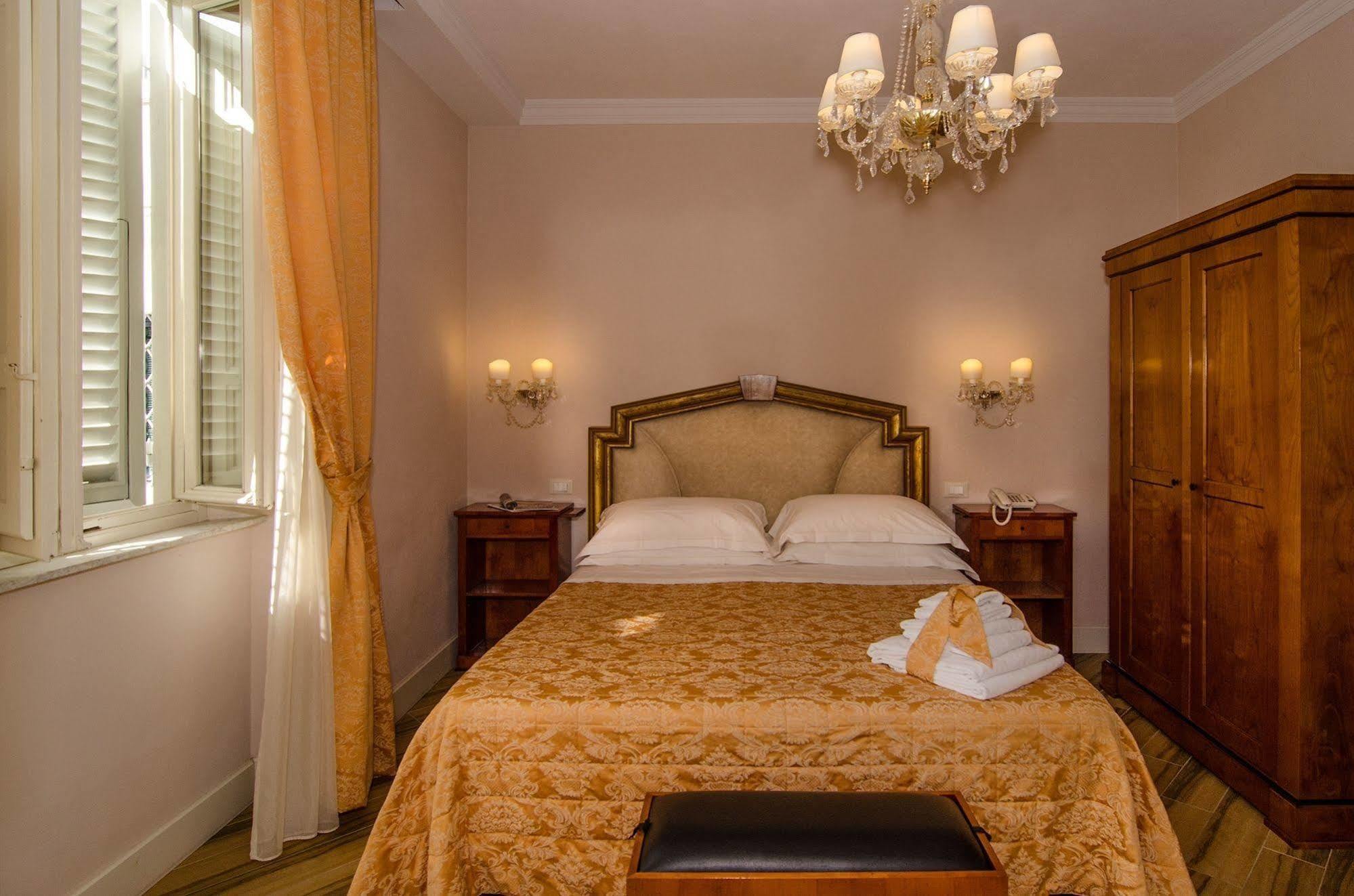 Lucca In Azzurro Maison De Charme Bed & Breakfast Bagian luar foto