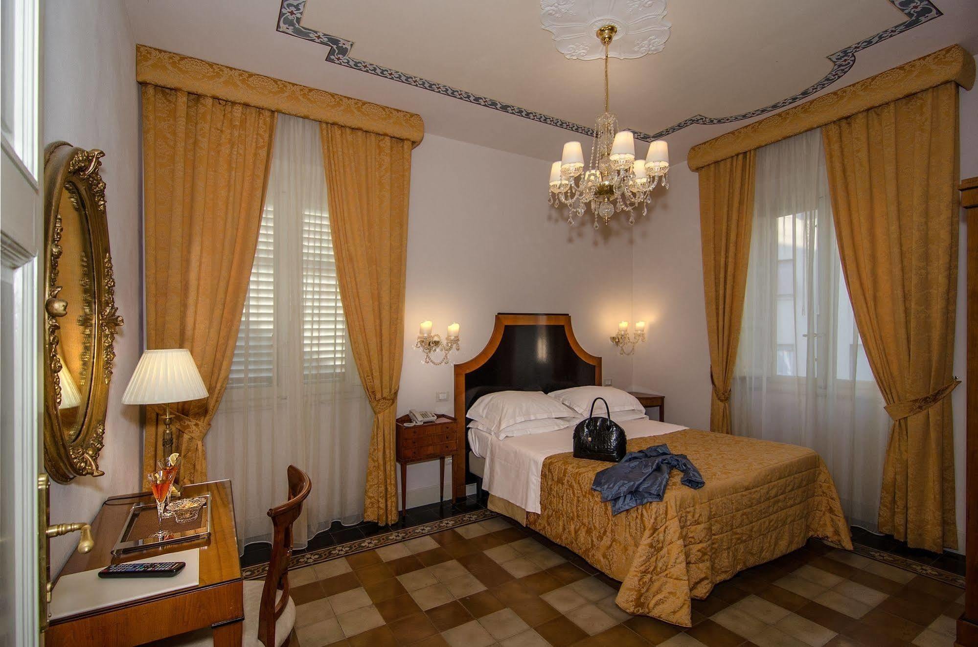 Lucca In Azzurro Maison De Charme Bed & Breakfast Bagian luar foto