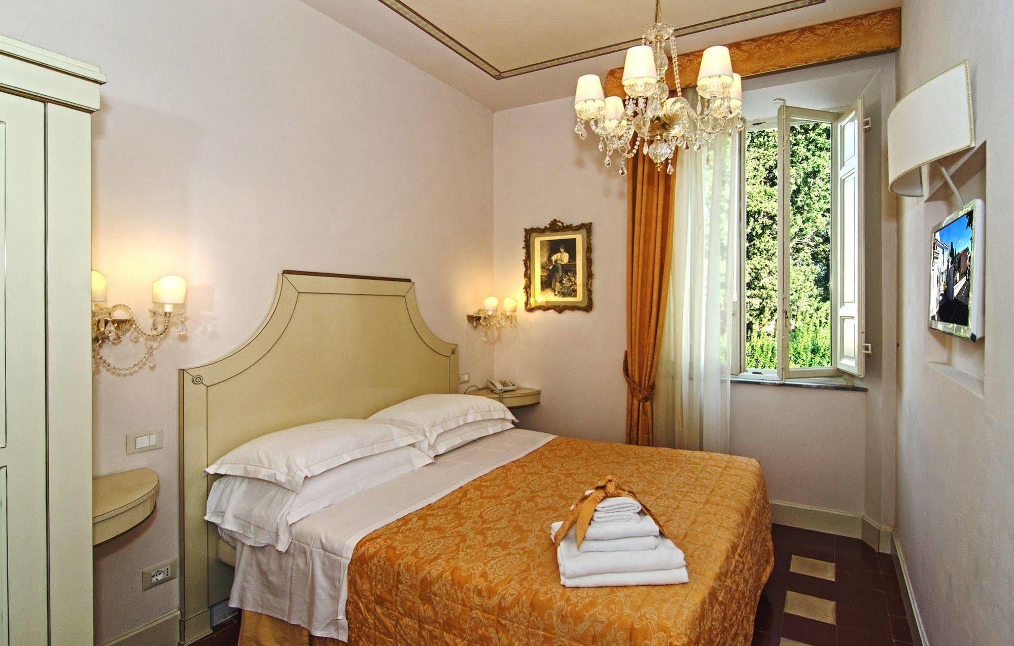 Lucca In Azzurro Maison De Charme Bed & Breakfast Bagian luar foto