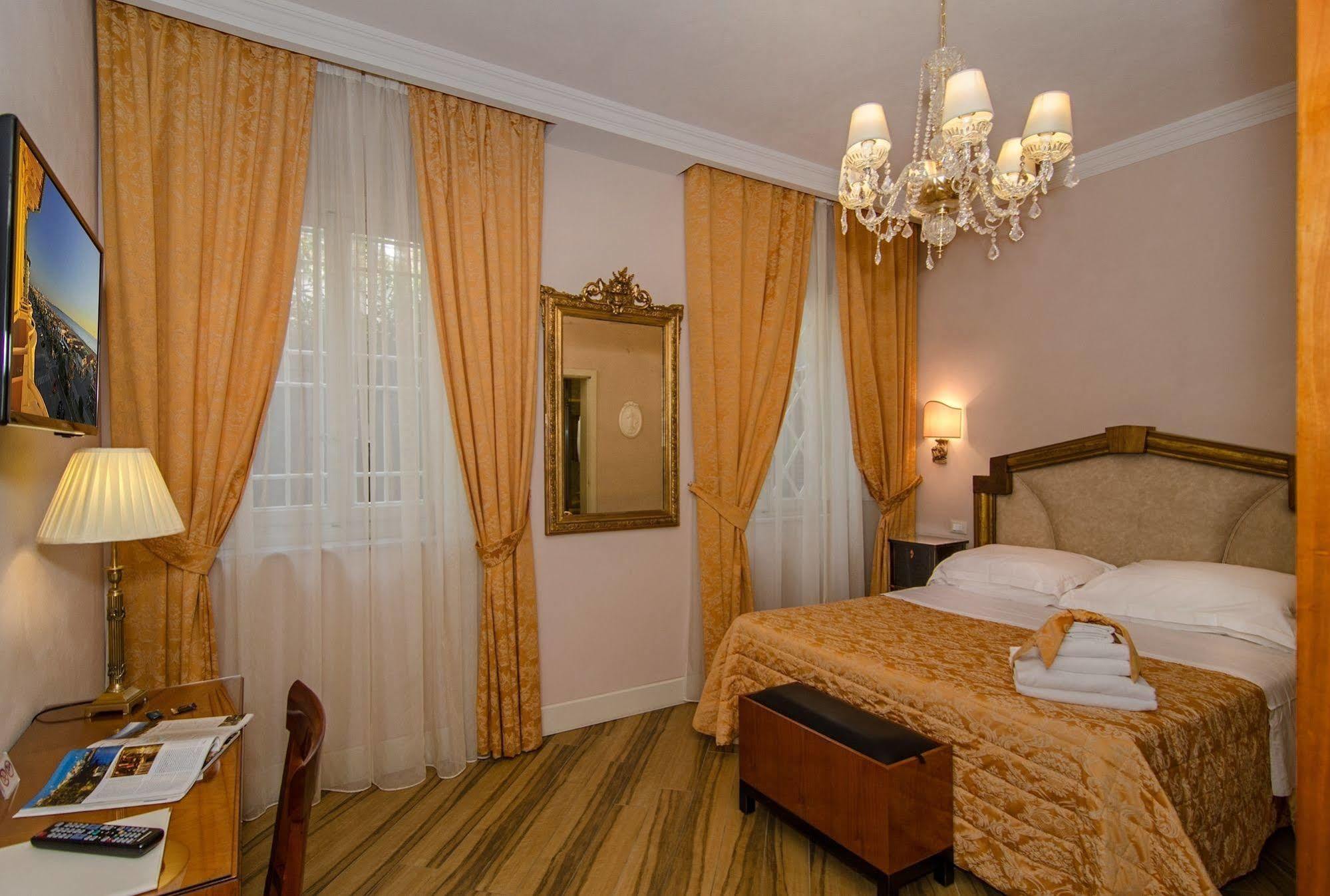 Lucca In Azzurro Maison De Charme Bed & Breakfast Bagian luar foto