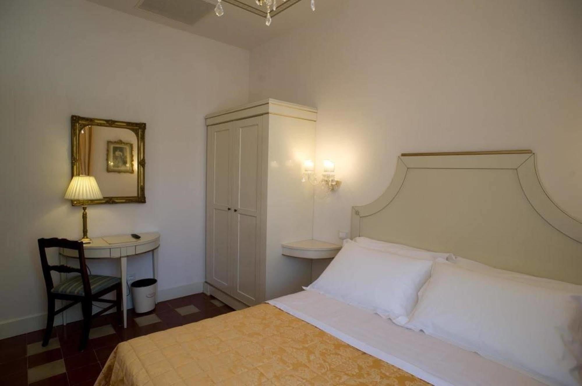 Lucca In Azzurro Maison De Charme Bed & Breakfast Bagian luar foto