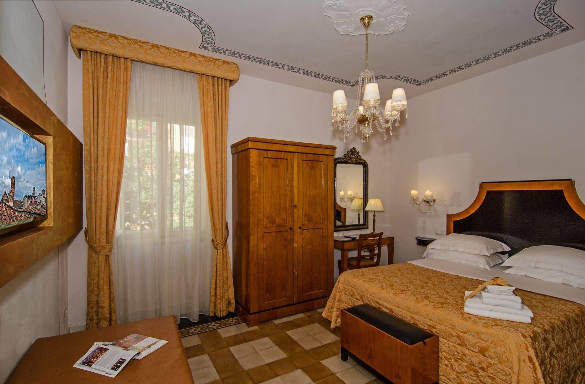 Lucca In Azzurro Maison De Charme Bed & Breakfast Bagian luar foto