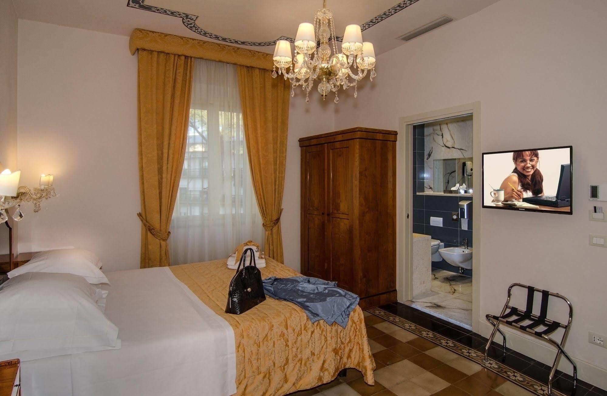 Lucca In Azzurro Maison De Charme Bed & Breakfast Bagian luar foto