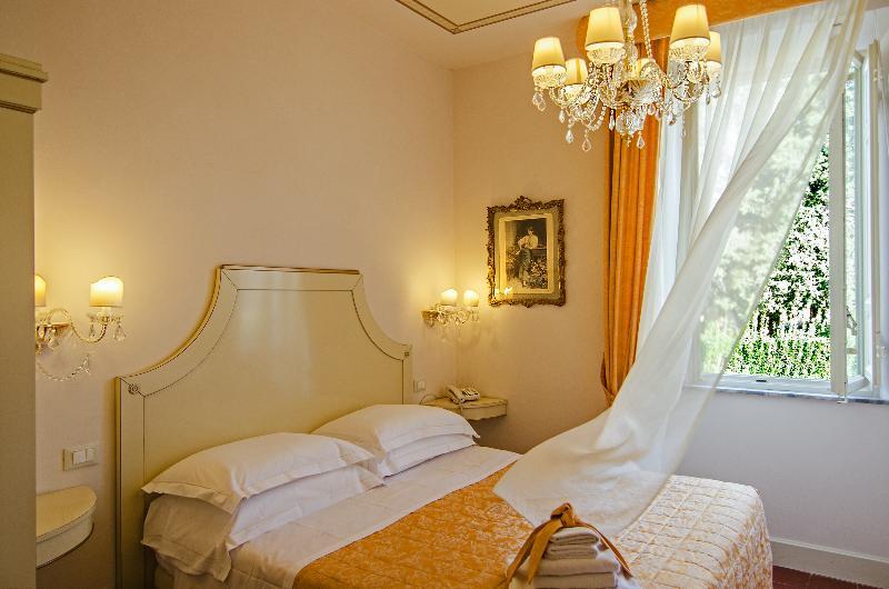 Lucca In Azzurro Maison De Charme Bed & Breakfast Bagian luar foto